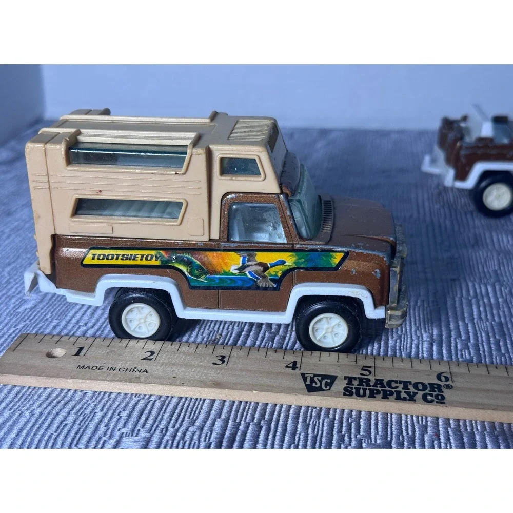 Vintage Tootsietoy Land Rover and Camper Truck Diecast Set Brown Strombecker USA